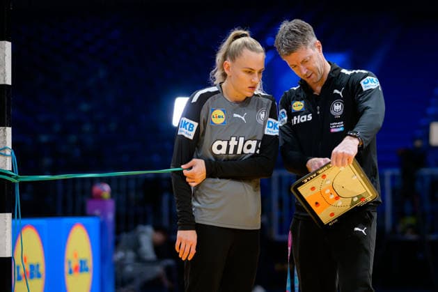 Handball, Womens World Championship, Semi-final, France - Germany - Before the match