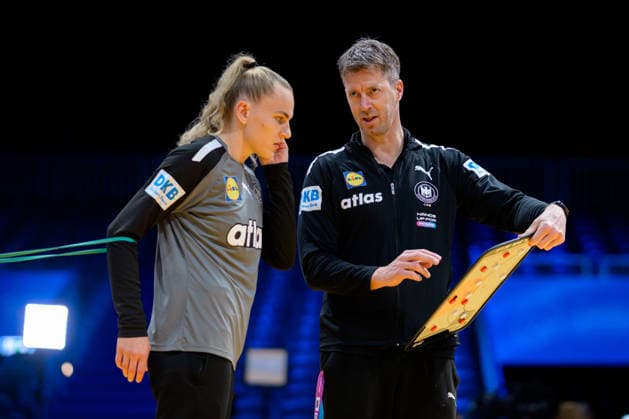 Handball, Womens World Championship, semi-final France Germany Coach Markus Gaugisch Germany Rotterdam Ahoy Netherlands