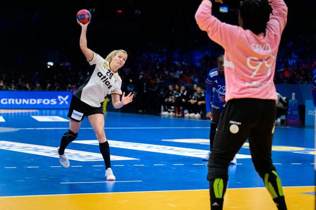 Handball, Womens World Championship, semi-final France Germany Antje Döll Doell Germany , Hatadou Sako France Rotterdam Ahoy Netherlands