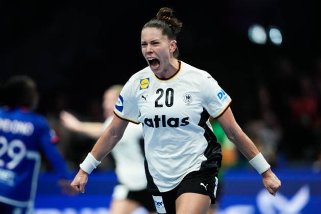 Women s Handball World Championship 2025 France Germany Rotterdam, Netherlands 20251212 Germany s Emily Vogel during the semi final of the Women s Handball World Championship between France and Germany at Ahoy Arena Photo Beate Oma Dahle NTB Rotterdam Netherlands EDITORIAL USE ONLY RESTRICTED USE FOR BETTING COMPANIES  Copyright: xBeatexOmaxDahlex xNTBx