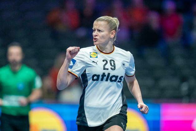 2025-12-12 France vs Germany ROTTERDAM, NETHERLANDS - DECEMBER 12: Antje Doll of Germany during the IHF Worldchampionship 2025 1 2 final match for women, between France and Germany at Ahoy on December 12, 2025 in Rotterdam, Netherlands. Rotterdam Ahoy Netherlands Content not available for redistribution in The Netherlands directly or indirectly through any third parties. Copyright: xHenkxSeppenx