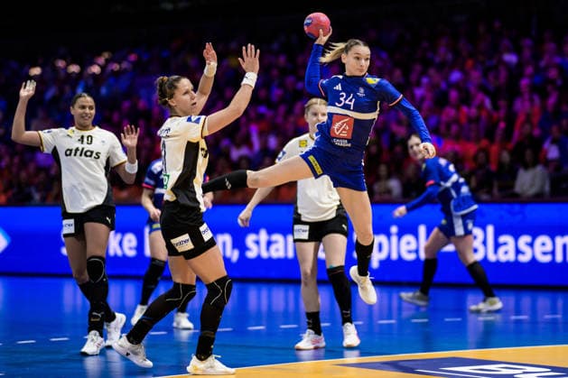 251212 Lena Grandveau of France during the IHF Women s World Championship semifinal between France and Germany on December 12, 2025 in Rotterdam Photo Joel Marklund BILDBYRAN kod JM JM0755 bbeng handball handball handball vm handball vm handbolls vm ihf handball world championship world handball championship 2025 world championship 2025 semifinal semifinals france germany france germany dam  Copyright: JOELxMARKLUND BB251212JM010