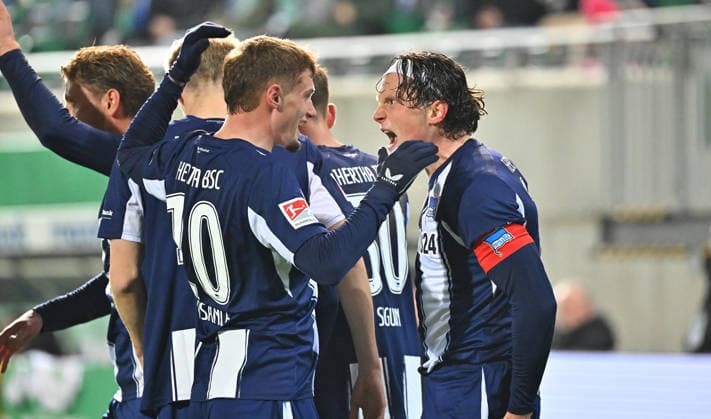 12 12 2025 Soccer season 2025 2026 2 Soccer Bundesliga 16 Matchday SpVgg Greuther Fürth Kleeblatt Hertha BSC Berlin Sportfoto Zink MeZi xmexzix DFL regulations prohibit any use of photographs as image sequences and or quasi video only for editorial use Torjubel Jubel Freude nach Treffer Torschuß zum 0 1 durch Fabian Reese 11, Hertha BSC Berlin