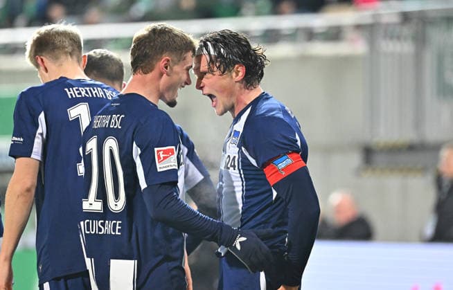 12 12 2025 Soccer season 2025 2026 2 Soccer Bundesliga 16 Matchday SpVgg Greuther Fürth Kleeblatt Hertha BSC Berlin Sportfoto Zink MeZi xmexzix DFL regulations prohibit any use of photographs as image sequences and or quasi video only for editorial use Torjubel Jubel Freude nach Treffer Torschuß zum 0 1 durch Fabian Reese 11, Hertha BSC Berlin