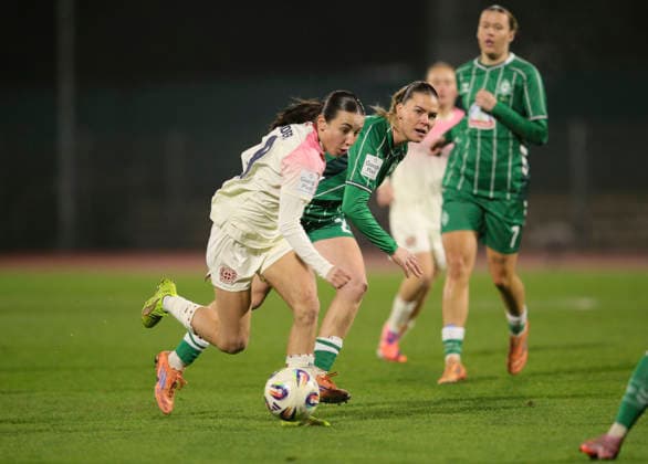 Photo Leverkusen Soccer Google Pixel Womens Bundesliga , Matchday 13 on Fri 12 12 2025 Werder Bremen Bayer 04 Leverkusen