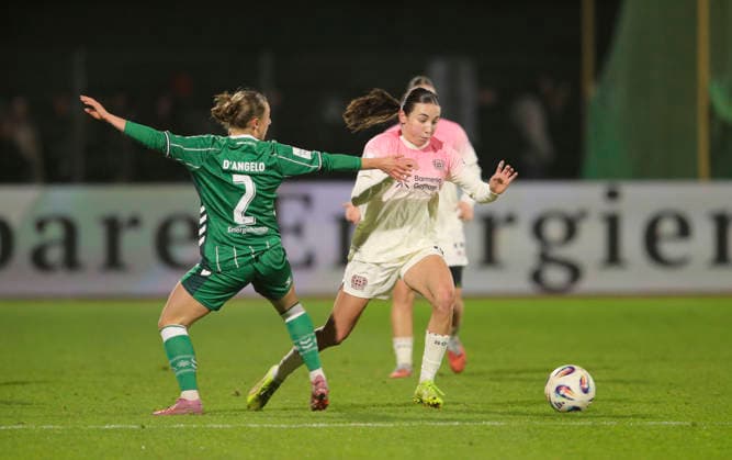Photo Loreen BENDER Leverkusen vs Chiara D ANGELO Werder , left Football Google Pixel Women Bundesliga , matchday 13 on Fri 12 12 2025 Werder Bremen Bayer 04 Leverkusen