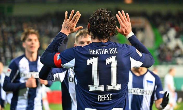 12 12 2025 Soccer season 2025 2026 2 Soccer Bundesliga 16 Matchday SpVgg Greuther Fürth Kleeblatt Hertha BSC Berlin Sportfoto Zink MeZi xmexzix DFL regulations prohibit any use of photographs as image sequences and or quasi video only for editorial use Torjubel Jubel Freude nach Treffer Torschuß zum 0 1 durch Fabian Reese 11, Hertha BSC Berlin
