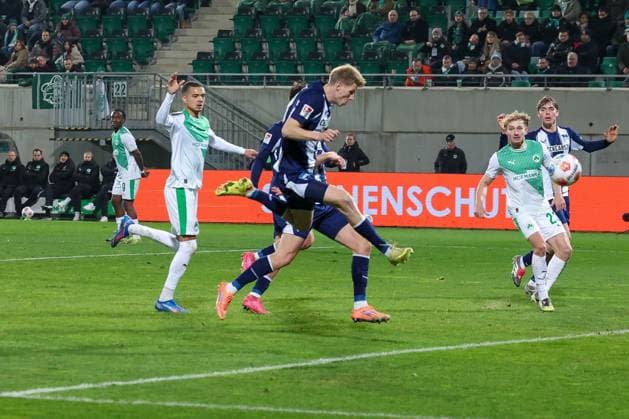 Luca Schuler 18 Hertha BSC Berlin scores the 2 0, Spvgg Greuther Fuerth vs Hertha BSC Berlin, Football, 2 Bundesliga, DFL, Season 2025 2026, Hinrunde, 16 Matchday, 12 12 2025 DFB regulations prohibit any use of photographs as image sequences and or quasi video Fuerth Bayern Germany Copyright: xkolbert-press MartinxAgüerax
