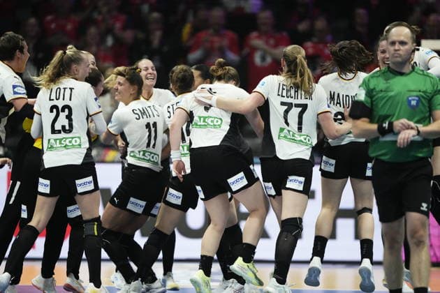 Women s Handball World Championship 2025 France Germany Rotterdam, Netherlands 20251212 Germany celebrates victory in the semi final of the Women s Handball World Championship between France and Germany at Ahoy Arena Photo Beate Oma Dahle NTB Rotterdam Netherlands EDITORIAL USE ONLY RESTRICTED USE FOR BETTING COMPANIES  Copyright: xBeatexOmaxDahlex xNTBx