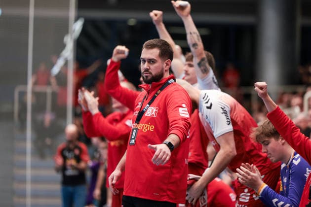12 12 2025, Handball, Season 2025 2026, 2 Handball Bundesliga, 15 Matchday, TuSEM Essen TuS N Lübbecke, Coach Kenji Hövels TuSEM Essen , Essen Am Hallo NRW Germany xRHR PHOTO DEx Copyright: DennisxEwert RHR-FOTOx RHR-FOTO DE