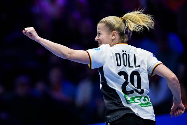 251212 Antje Döll of Germany celebrates after scoring a goal during the IHF Women s World Championship semifinal between France and Germany on December 12, 2025 in Rotterdam Photo Joel Marklund BILDBYRAN kod JM JM0755 bbeng handball handboll handball vm handball vm handbolls vm ihf handball world championship world handball championship 2025 world championship 2025 semifinal semifinals france germany france germany dam jubel  Copyright: JOELxMARKLUND BB251212JM030