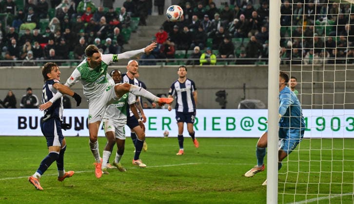 12 12 2025 Soccer Season 2025 2026 2 Soccer Bundesliga 16 Matchday SpVgg Greuther Fürth Kleeblatt Hertha BSC Berlin Sportfoto Zink xwoxzix DFL regulations prohibit any use of photographs as image sequences and or quasi video only for editorial use Branimir Hrgota 10, SpVgg Greuther Fürth vs Michal Karbownik 33, Hertha BSC Berlin Tjark Ernst 1, Hertha BSC Berlin Chance Torchance