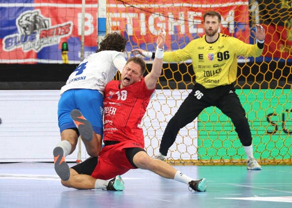 12 12 2025, Germany, Bietigheim, Handball 2 Bundesliga, SG BBM Bietigheim vs Dessau Roßlauer HV 06, f l Jakub Powarzynski HV , Fabian Wiederstein BBM