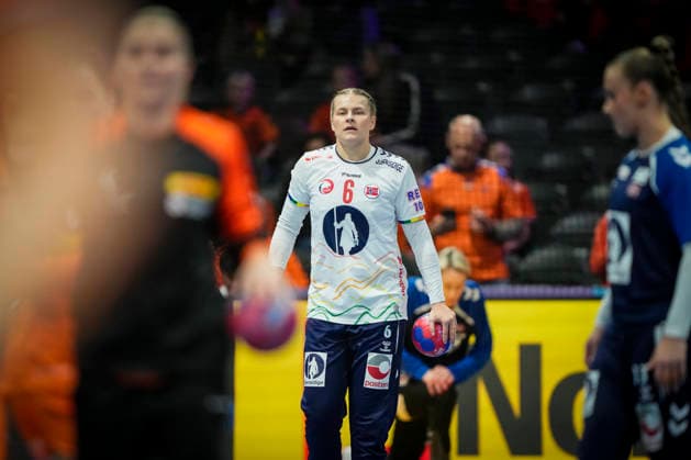 Women s Handball World Championship 2025 Netherlands Norway Rotterdam, Netherlands 20251212 Norway s Maren Aardahl before the semi final of the Women s Handball World Championship between the Netherlands and Norway at Ahoy Arena Photo Beate Oma Dahle NTB Rotterdam Netherlands EDITORIAL USE ONLY RESTRICTED USE FOR BETTING COMPANIES  Copyright: xBeatexOmaxDahlex xNTBx