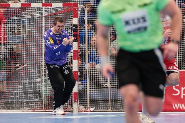 12 12 2025, Handball, Season 2025 2026, 2 Handball Bundesliga, 15 Matchday, TuSEM Essen TuS N Lübbecke, Goalkeeper Dominik Plaue TuSEM Essen cheers, Essen Am Hallo NRW Germany xRHR PHOTO DEx Copyright: DennisxEwert RHR-FOTOx RHR-FOTO DE