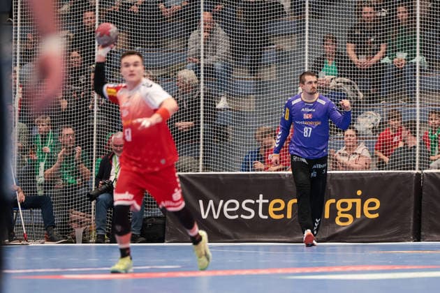 12 12 2025, Handball, Season 2025 2026, 2 Handball Bundesliga, 15 Matchday, TuSEM Essen TuS N Lübbecke, Goalkeeper Dominik Plaue TuSEM Essen cheers, Essen Am Hallo NRW Germany xRHR PHOTO DEx Copyright: DennisxEwert RHR-FOTOx RHR-FOTO DE