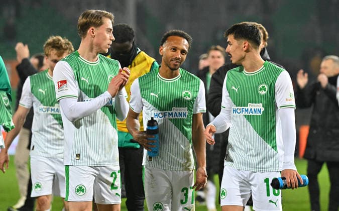 12 12 2025 Soccer Season 2025 2026 2 Soccer Bundesliga 16 Matchday SpVgg Greuther Fürth Kleeblatt Hertha BSC Berlin Sportfoto Zink MeZi xmexzix DFL regulations prohibit any use of photographs as image sequences and or quasi video only for editorial use Gian Luca Gian Luca Itter 27, SpVgg Greuther Fürth Julian Green 37, SpVgg Greuther Fürth Aaron Keller 16, SpVgg Greuther Fürth, right Cheering joy after the end of the match