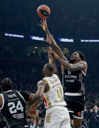 Partizan v Crvena Zvezda, Euroleague basketball, season 2025 2026, round 15 Belgrade, Serbia. 12th Dec, 2025. Partizan s Shake Milton during Euroleague basketball match between Partizan and Crvena Zvezda (Red Star) on December 12. 2025. in Belgrade, Serbia. Belgrade Serbia Copyright: xPedjaxMilosavljevic STARSPORTx