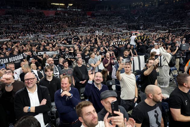 Partizan v Crvena Zvezda, Euroleague basketball, season 2025 2026, round 15 Belgrade, Serbia. 12th Dec, 2025. Partizan s supporters during Euroleague basketball match between Partizan and Crvena Zvezda (Red Star) on December 12. 2025. in Belgrade, Serbia. Belgrade Serbia Copyright: xPedjaxMilosavljevic STARSPORTx
