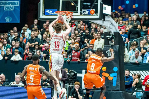 Chemnitz, Germany 12 December 2025 1 BBL 2025 2026 Niners Chemnitz vs Würzburg Baskets In the picture Copyright: xFotostandx xNachtigallx