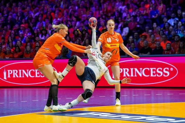 2025-12-12 Netherlands v Norway - IHF World Women s Handball Championship ROTTERDAM, NETHERLANDS - DECEMBER 12: Lois Abbingh of The Netherlands and Dione Housheer of The Netherlands defends Thale Deila of Norway during the IHF World Women s Handball Championship match between Netherlands and Norway at Ahoy on December 12, 2025 in Rotterdam, Netherlands. Rotterdam Ahoy Netherlands Content not available for redistribution in The Netherlands directly or indirectly through any third parties. Copyright: xHenkxSeppenx