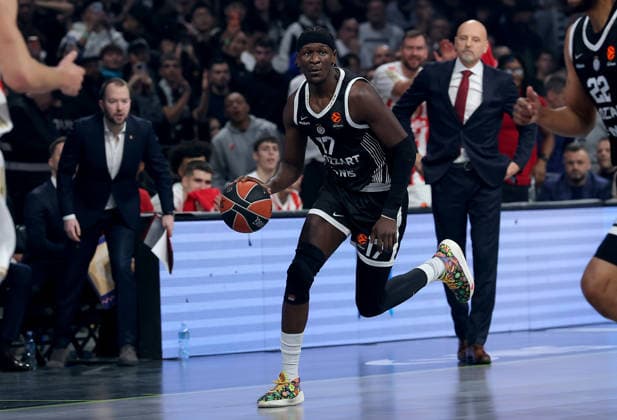 Partizan v Crvena Zvezda, Euroleague basketball, season 2025 2026, round 15 Belgrade, Serbia. 12th Dec, 2025. Partizan s Isaac Bonga during Euroleague basketball match between Partizan and Crvena Zvezda (Red Star) on December 12. 2025. in Belgrade, Serbia. Belgrade Serbia Copyright: xPedjaxMilosavljevic STARSPORTx