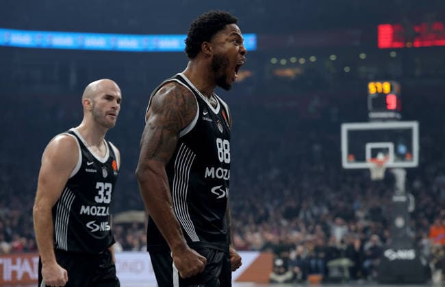 Partizan v Crvena Zvezda, Euroleague basketball, season 2025 2026, round 15 Belgrade, Serbia. 12th Dec, 2025. Partizan s Tyrique Jones celebrates during Euroleague basketball match between Partizan and Crvena Zvezda (Red Star) on December 12. 2025. in Belgrade, Serbia. Belgrade Serbia Copyright: xPedjaxMilosavljevic STARSPORTx