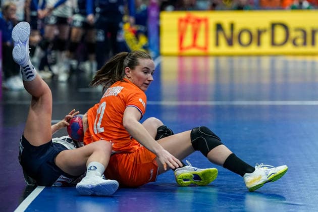 2025-12-12 Netherlands v Norway - IHF World Women s Handball Championship ROTTERDAM, NETHERLANDS - DECEMBER 12: Bo van Wetering of The Netherlands battles for possession during the IHF World Women s Handball Championship match between Netherlands and Norway at Ahoy on December 12, 2025 in Rotterdam, Netherlands. Rotterdam Ahoy Netherlands Content not available for redistribution in The Netherlands directly or indirectly through any third parties. Copyright: xHenkxSeppenx