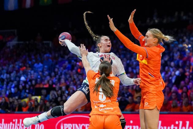 2025-12-12 Netherlands v Norway - IHF World Women s Handball Championship ROTTERDAM, NETHERLANDS - DECEMBER 12: Thale Deila of Norway shoots at goal during the IHF World Women s Handball Championship match between Netherlands and Norway at Ahoy on December 12, 2025 in Rotterdam, Netherlands. Rotterdam Ahoy Netherlands Content not available for redistribution in The Netherlands directly or indirectly through any third parties. Copyright: xHenkxSeppenx