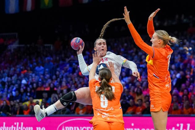 2025-12-12 Netherlands v Norway - IHF World Women s Handball Championship ROTTERDAM, NETHERLANDS - DECEMBER 12: Thale Deila of Norway shoots at goal during the IHF World Women s Handball Championship match between Netherlands and Norway at Ahoy on December 12, 2025 in Rotterdam, Netherlands. Rotterdam Ahoy Netherlands Content not available for redistribution in The Netherlands directly or indirectly through any third parties. Copyright: xHenkxSeppenx