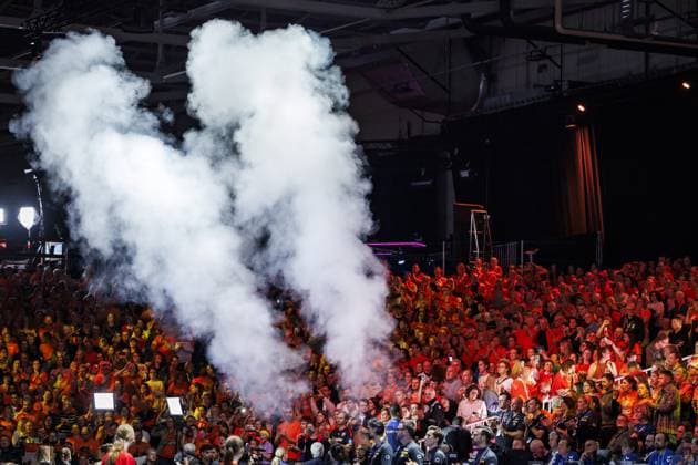 ROTTERDAM - Dutch supporters for the semi-final at the World Handball Championship between the Netherlands and Norway. ANP IRIS VAN DEN BROEK netherlands out - belgium out Rotterdam xVIxxIVx 544689048 originalFilename: 544689048.jpg