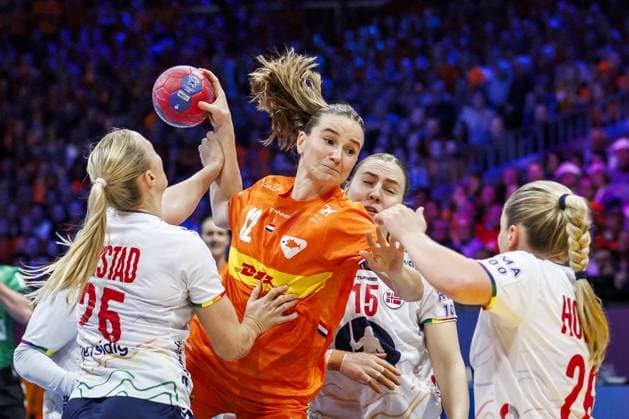 ROTTERDAM - Bo van Wetering (NED) in action during the semi-final at the World Handball Championship between the Netherlands and Norway. ANP IRIS VAN DEN BROEK netherlands out - belgium out Rotterdam xVIxxIVx 544689959 originalFilename: 544689959.jpg