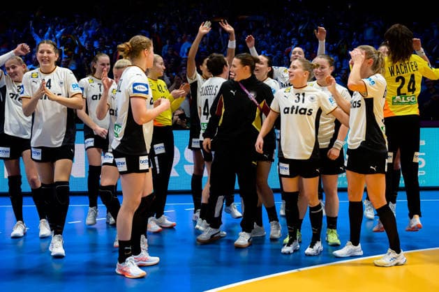 Handball, Womens World Championship, semi-final France Germany Rotterdam Ahoy Netherlands