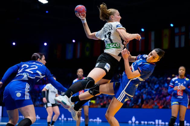 Handball, Womens World Championship, Semifinal France Germany v li Tamara Horacek France , Viola Leuchter Germany , Nina Dury France Rotterdam Ahoy Netherlands