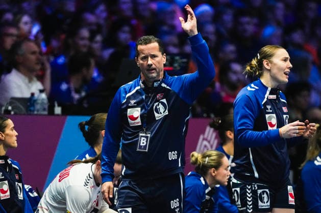 Women s Handball World Championship 2025 Netherlands Norway Rotterdam, Netherlands 20251212 Norway s coach Ole Gustav Gjekstad during the semi final of the Women s Handball World Championship between the Netherlands and Norway in Ahoy Arena Photo Beate Oma Dahle NTB Rotterdam Netherlands EDITORIAL USE ONLY RESTRICTED USE FOR BETTING COMPANIES  Copyright: xBeatexOmaxDahlex xNTBx