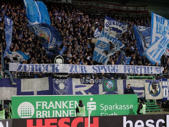 Germany Soccer, 2 Bundesliga 2025 26, 16 Matchday SpVgg Greuther Fürth vs Hertha BSC Sportpark Ronhof Fürth Hertha BSC with Back to SpVgg Fürth Banner Copyright: xChristopherxRupprechtx