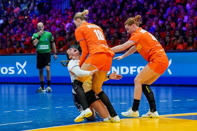 2025-12-12 Netherlands v Norway - IHF World Women s Handball Championship ROTTERDAM, NETHERLANDS - DECEMBER 12: Kelly Dulfer of The Netherlands battles for possession with Thale Deila of Norway during the IHF World Women s Handball Championship match between Netherlands and Norway at Ahoy on December 12, 2025 in Rotterdam, Netherlands. Rotterdam Ahoy Netherlands Content not available for redistribution in The Netherlands directly or indirectly through any third parties. Copyright: xHenkxSeppenx