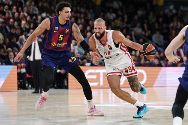 December 12, 2025, Barcelona, Barcelona, Spain: Evan Fournier of Olympiacos Piraeus in action during the EuroLeague Regular Season Round 15 match played between FC Barcelona, Barca and Olympiacos Piraeus at Palau Blaugrana on December 12, 2025 in Barcelona, Spain. Barcelona Spain - ZUMAa181 20251212_zaa_a181_130 Copyright: xJavierxBorregox