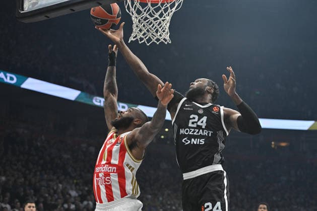 PARTIZAN vs CRVENA ZVEZDA BRUNO FERNANDO vs CODI MILLER MCINTYRE Kodi Miler Mekintajer basketball Partizan vs Crvena zvezda during Euroleague matrch at Beogradska arena, Belgrade 12.12.2025 Foto: BASKETBALL, EUROLEAGUE, PARTIZAN, CRVENA ZVEZDA Belgrade Belgrade arena Serbia Copyright: xMarkoxMetlas xMNxPressx