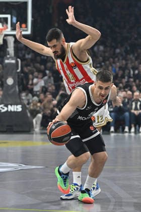 PARTIZAN vs CRVENA ZVEZDA VANJA MARINKOVIC vs NIKOLA KALINIC basketball Partizan vs Crvena zvezda during Euroleague matrch at Beogradska arena, Belgrade 12.12.2025 Foto: BASKETBALL, EUROLEAGUE, PARTIZAN, CRVENA ZVEZDA Belgrade Belgrade arena Serbia Copyright: xMarkoxMetlas xMNxPressx
