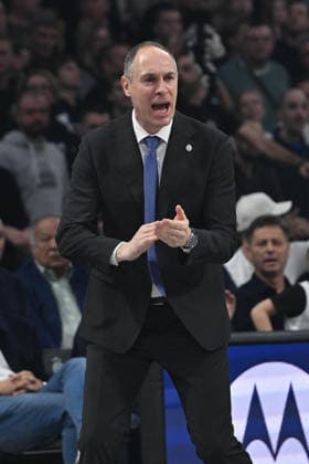 PARTIZAN vs CRVENA ZVEZDA MIRKO OCOKOLJIC coach basketball Partizan vs Crvena zvezda during Euroleague matrch at Beogradska arena, Belgrade 12.12.2025 Foto: BASKETBALL, EUROLEAGUE, PARTIZAN, CRVENA ZVEZDA Belgrade Belgrade arena Serbia Copyright: xMarkoxMetlas xMNxPressx