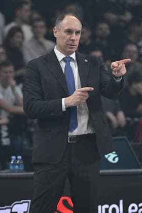 PARTIZAN vs CRVENA ZVEZDA MIRKO OCOKOLJIC coach basketball Partizan vs Crvena zvezda during Euroleague matrch at Beogradska arena, Belgrade 12.12.2025 Foto: BASKETBALL, EUROLEAGUE, PARTIZAN, CRVENA ZVEZDA Belgrade Belgrade arena Serbia Copyright: xMarkoxMetlas xMNxPressx