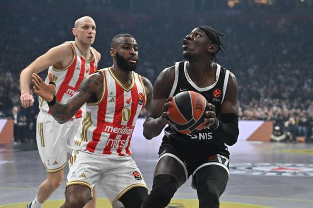 PARTIZAN vs CRVENA ZVEZDA ISAAC BONGA Ajzak Bonga vs CODI MILLER MCINTYRE Kodi Miler Mekintajer basketball Partizan vs Crvena zvezda during Euroleague matrch at Beogradska arena, Belgrade 12.12.2025 Foto: BASKETBALL, EUROLEAGUE, PARTIZAN, CRVENA ZVEZDA Belgrade Belgrade arena Serbia Copyright: xMarkoxMetlas xMNxPressx