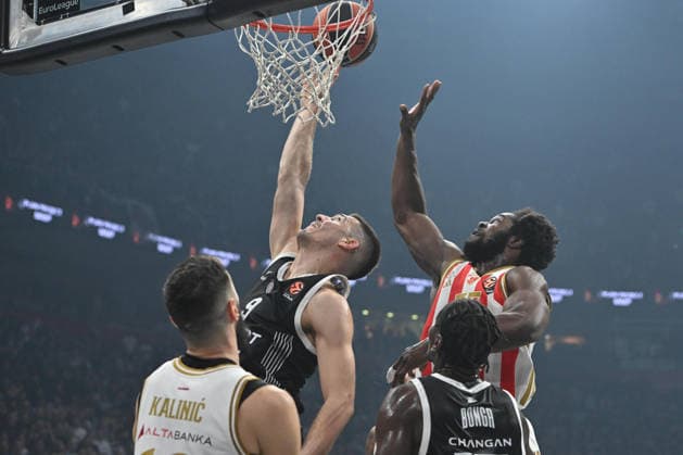 PARTIZAN vs CRVENA ZVEZDA VANJA MARINKOVIC vs SAMMY OJELEYE Semi Odzelej basketball Partizan vs Crvena zvezda during Euroleague matrch at Beogradska arena, Belgrade 12.12.2025 Foto: BASKETBALL, EUROLEAGUE, PARTIZAN, CRVENA ZVEZDA Belgrade Belgrade arena Serbia Copyright: xMarkoxMetlas xMNxPressx