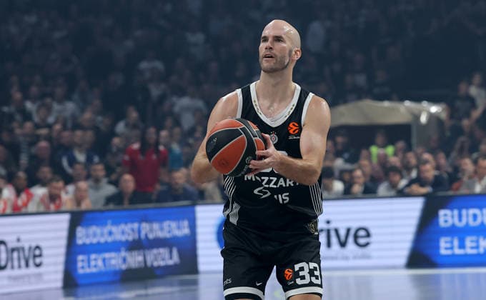Partizan v Crvena Zvezda, Euroleague basketball, season 2025 2026, round 15 Belgrade, Serbia. 12th Dec, 2025. Partizan s Nick Calathes during Euroleague basketball match between Partizan and Crvena Zvezda (Red Star) on December 12. 2025. in Belgrade, Serbia. Belgrade Serbia Copyright: xPedjaxMilosavljevic STARSPORTx