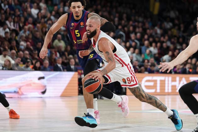 December 12, 2025, Barcelona, Barcelona, Spain: Evan Fournier of Olympiacos Piraeus in action during the EuroLeague Regular Season Round 15 match played between FC Barcelona, Barca and Olympiacos Piraeus at Palau Blaugrana on December 12, 2025 in Barcelona, Spain. Barcelona Spain - ZUMAa181 20251212_zaa_a181_136 Copyright: xJavierxBorregox