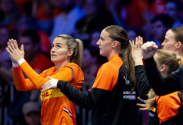 ROTTERDAM - Estavana Polman (NED) in action during the semi-final at the World Handball Championship between the Netherlands and Norway. ANP IRIS VAN DEN BROEK netherlands out - belgium out Rotterdam xVIxxIVx 544691625 originalFilename: 544691625.jpg