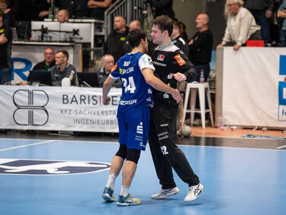 Joy after victory for Yonatan Dayan HBW Balingen Weilstetten, 34 and Benedek Nagy HBW Balingen Weilstetten, 32 VfL Eintracht Hagen vs HBW Balingen Weilstetten, Handball, 2 Bundesliga, Matchday 15, Season 2025 2026, 12 12 2025 VfL Eintracht Hagen vs HBW Balingen Weilstetten, Handball, 2 Bundesliga, Matchday 15, Season 2025 2026, 12 12 2025 Hagen Copyright: xEibner-Pressefoto DamianxKruczynx EP_DKI