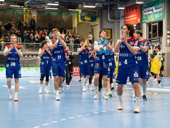 Cheers and joy for Tim Ruggiero Matthes HBW Balingen Weilstetten, 04 , Till Wente HBW Balingen Weilstetten, 21 , Sascha Pfattheicher HBW Balingen Weilstetten, 30 ,Mex Raguse HBW Balingen Weilstetten, 06 and the rest of the team VfL Eintracht Hagen vs HBW Balingen Weilstetten, Handball, 2 Bundesliga, 15 Matchday, Season 2025 2026, 12 12 2025 VfL Eintracht Hagen vs HBW Balingen Weilstetten, Handball, 2 Bundesliga, 15 Matchday, Season 2025 2026, 12 12 2025 Hagen Copyright: xEibner-Pressefoto DamianxKruczynx EP_DKI
