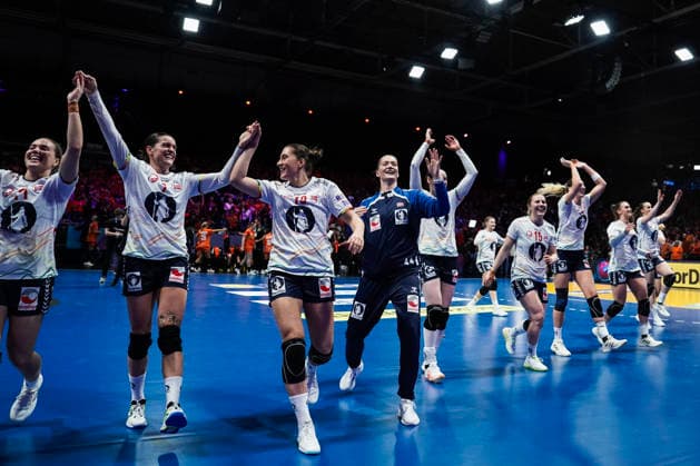 Women s Handball World Championship 2025 Netherlands Norway Rotterdam, Netherlands 20251212 Norway celebrates victory in the semi final of the Women s Handball World Championship between the Netherlands and Norway at Ahoy Arena Photo Beate Oma Dahle NTB Rotterdam Netherlands EDITORIAL USE ONLY RESTRICTED USE FOR BETTING COMPANIES  Copyright: xBeatexOmaxDahlex xNTBx